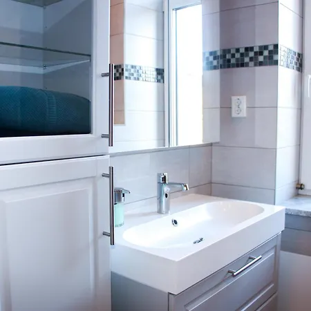 Luxury Renovated - 600 Mbit - 64 M2 - 65 Inch Tv