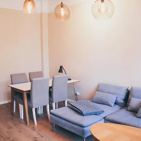 Luxury Renovated - 600 Mbit - 64 M2 - 65 Inch Tv Apartment Riga