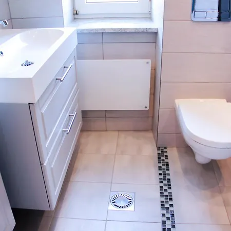 Luxury Renovated - 600 Mbit - 64 M2 - 65 Inch Tv شقة ريغا