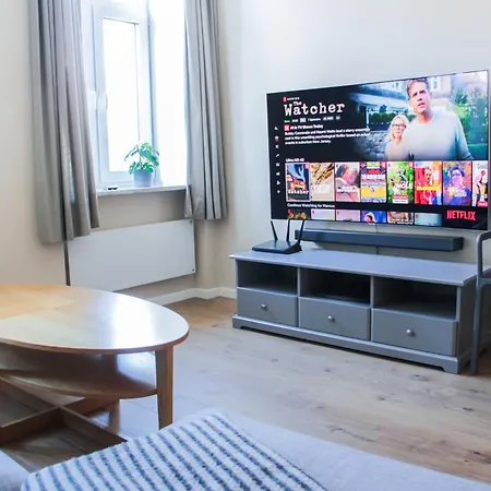 Luxury Renovated - 600 Mbit - 64 M2 - 65 Inch Tv * ريغا