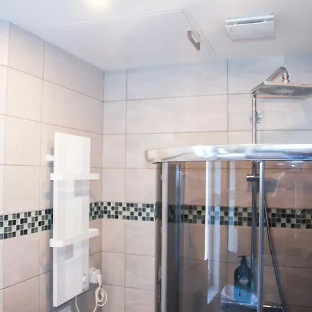 Luxury Renovated - 600 Mbit - 64 M2 - 65 Inch Tv *